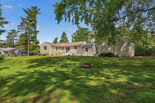 11311 Lorry Lane W, Minnetonka, MN 55305