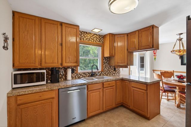 11311 Lorry Lane W, Minnetonka, MN 55305