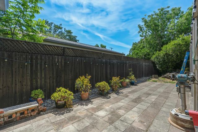 8500 Wade Ct, Orangevale, CA 95662