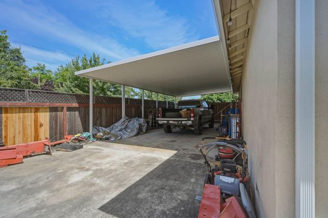 8500 Wade Ct, Orangevale, CA 95662