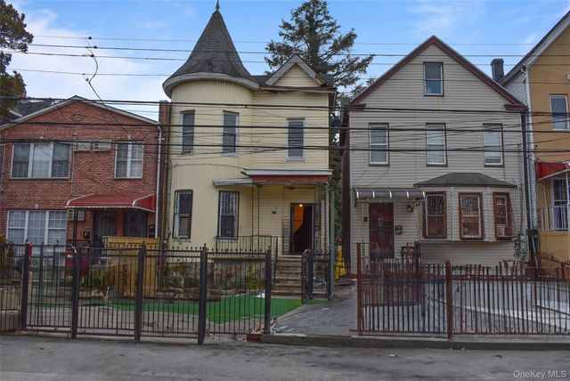 740 E 218th Street, Bronx, NY 10467