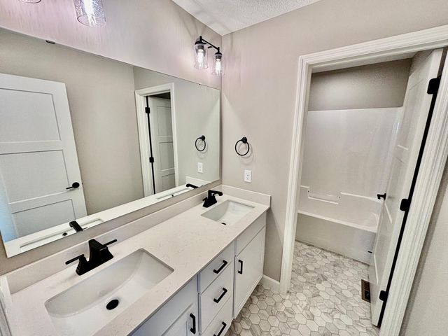 941 Kepler Avenue NE, Hanover, MN 55341