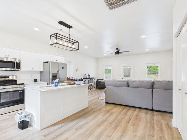 10147 Quincy Lane, Harrison, AR 72601