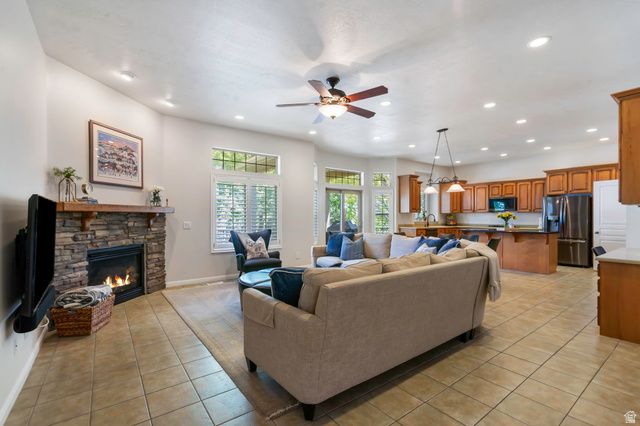 3058 W CRYSTAL PALACE, South Jordan, UT 84095