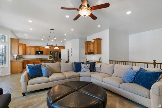 3058 W CRYSTAL PALACE, South Jordan, UT 84095