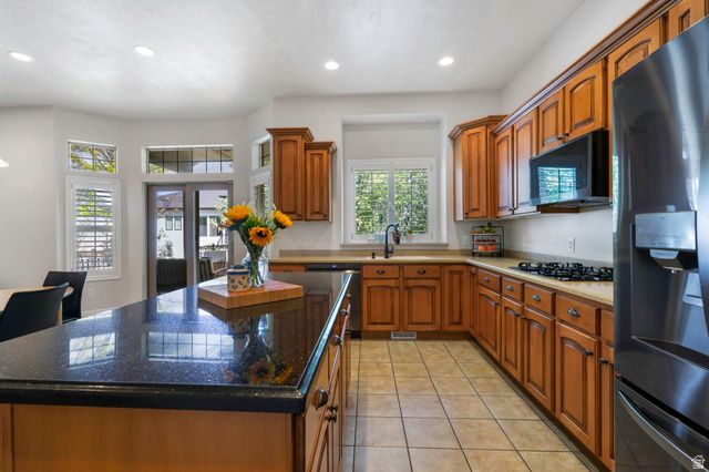 3058 W CRYSTAL PALACE, South Jordan, UT 84095