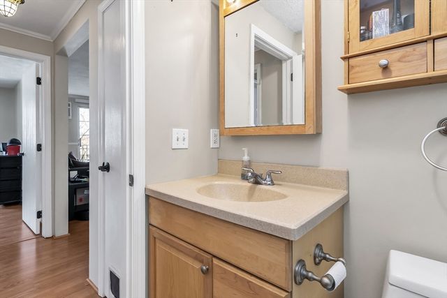 137 Pine St 29, Lowell, MA 01851