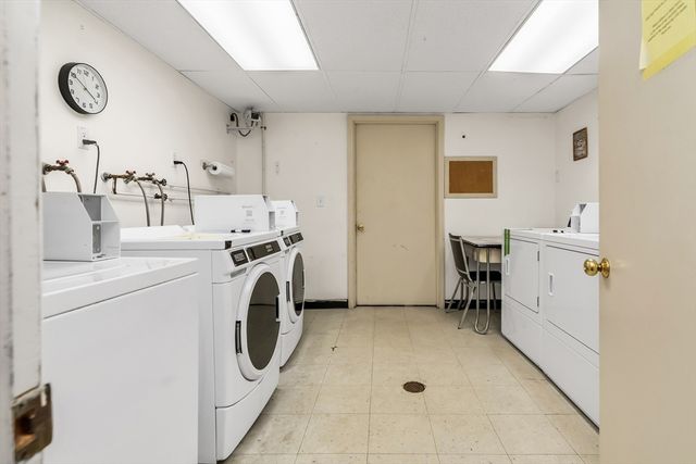 137 Pine St 29, Lowell, MA 01851