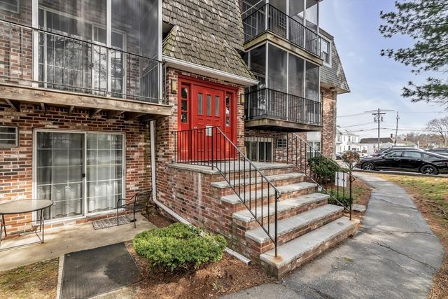 137 Pine St 29, Lowell, MA 01851