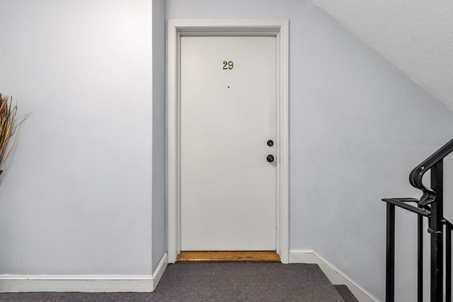 137 Pine St 29, Lowell, MA 01851