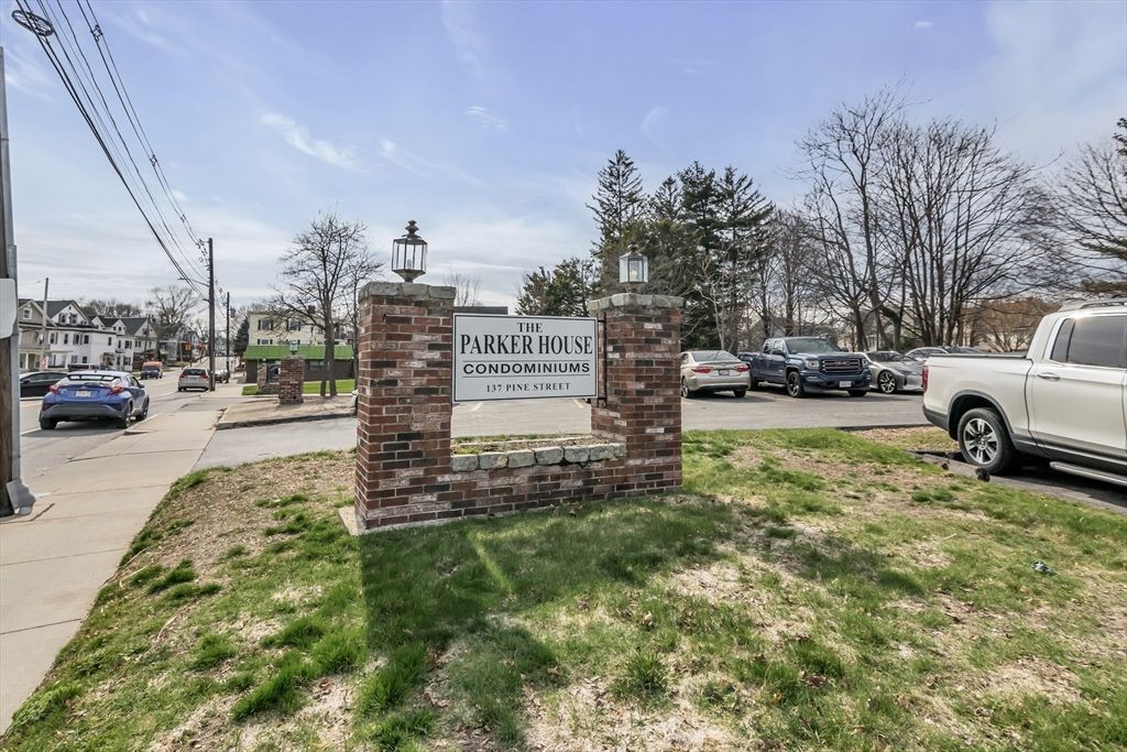 137 Pine St 29, Lowell, MA 01851