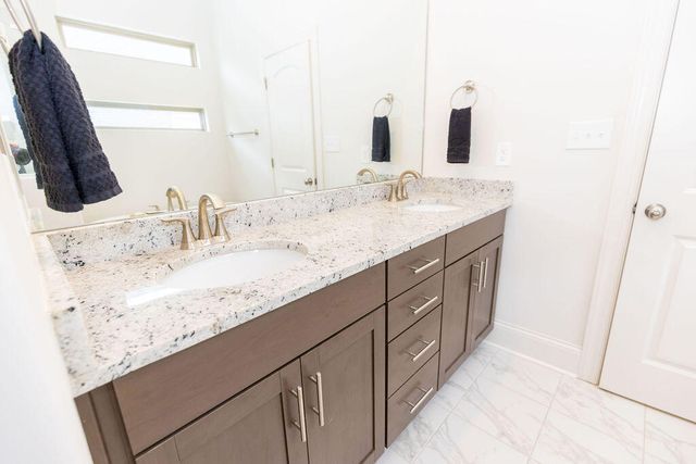 904 Shelburne Way, Nicholasville, KY 40356