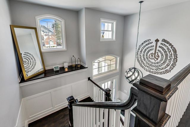 10S330 Oneill Drive, Burr Ridge, IL 60527