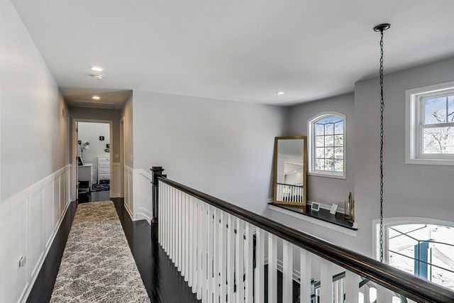 10S330 Oneill Drive, Burr Ridge, IL 60527