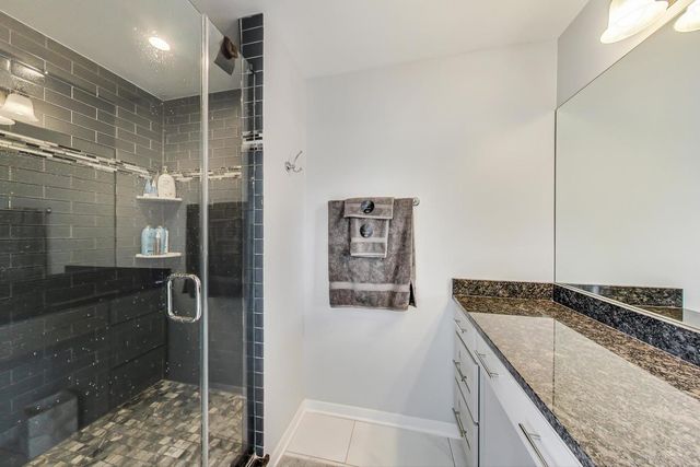 10S330 Oneill Drive, Burr Ridge, IL 60527