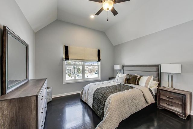 10S330 Oneill Drive, Burr Ridge, IL 60527