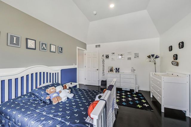 10S330 Oneill Drive, Burr Ridge, IL 60527