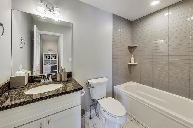 10S330 Oneill Drive, Burr Ridge, IL 60527