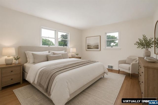 678 Oakley Place, Oradell, NJ 07649