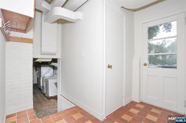 678 Oakley Place, Oradell, NJ 07649