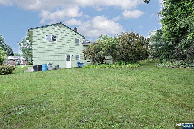 678 Oakley Place, Oradell, NJ 07649