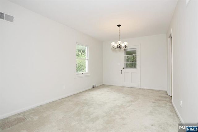 678 Oakley Place, Oradell, NJ 07649