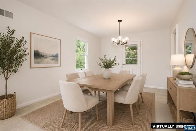 678 Oakley Place, Oradell, NJ 07649