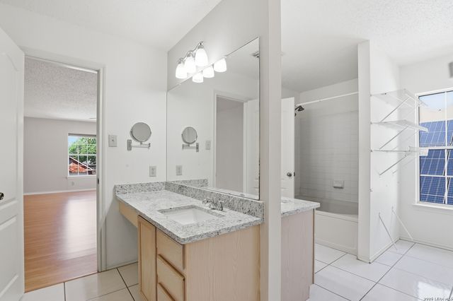 11214 Scarborough Ct, San Antonio, TX 78249