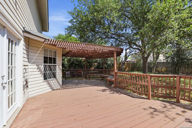 11214 Scarborough Ct, San Antonio, TX 78249