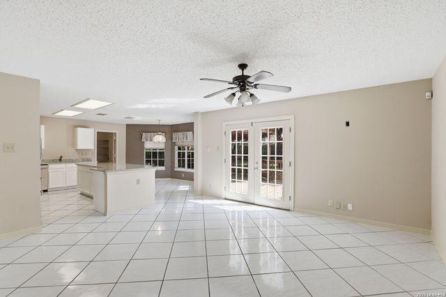 11214 Scarborough Ct, San Antonio, TX 78249