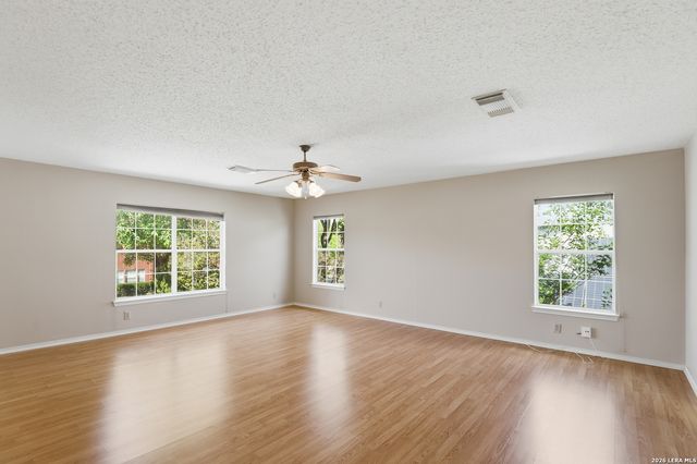 11214 Scarborough Ct, San Antonio, TX 78249