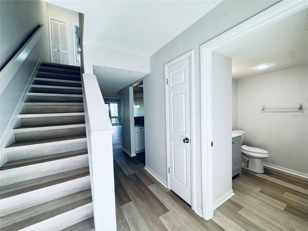 Image 2 of property listing at 5089 EAGLESMERE DRIVE D09, Orlando, FL 32819
