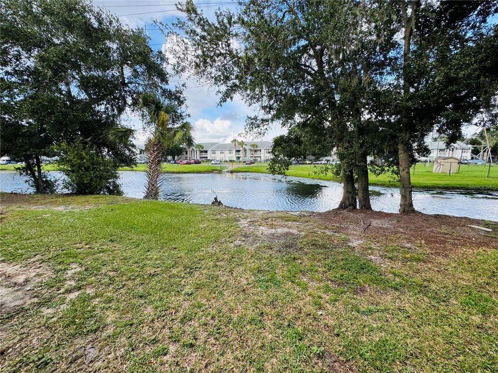 Image 19 of property listing at 5089 EAGLESMERE DRIVE D09, Orlando, FL 32819
