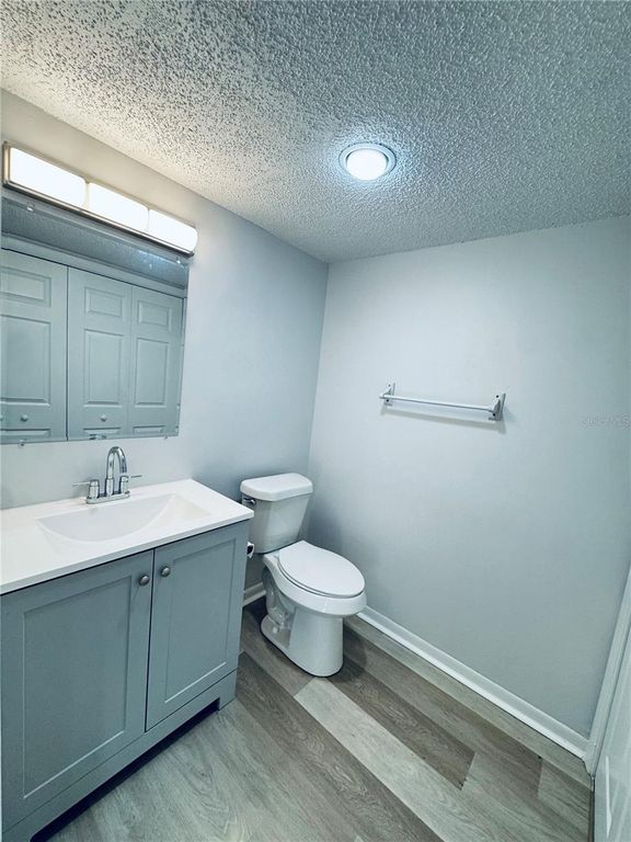 Image 8 of property listing at 5089 EAGLESMERE DRIVE D09, Orlando, FL 32819