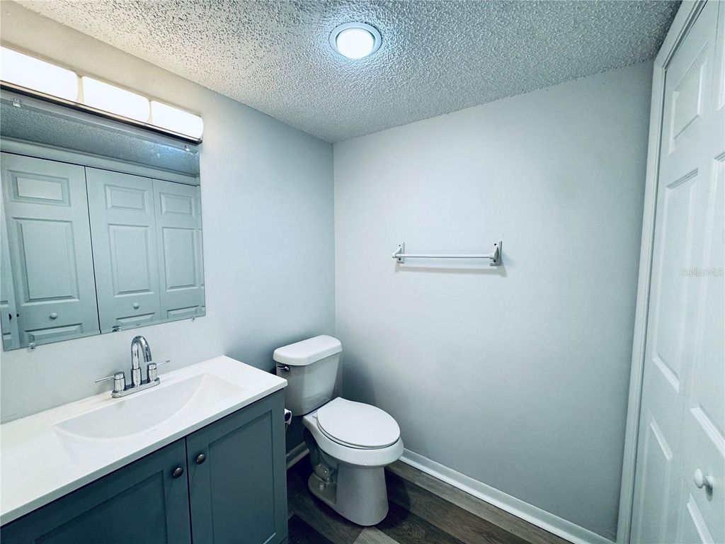 Image 9 of property listing at 5089 EAGLESMERE DRIVE D09, Orlando, FL 32819