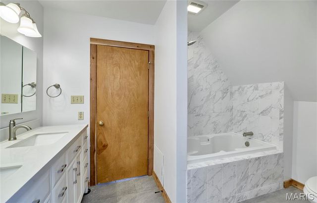 66 Lake Lawrence Lane, Troy, MO 63379