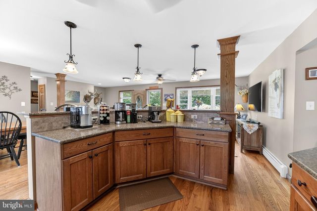 1433 FLINT HILL RD, Coopersburg, PA 18036