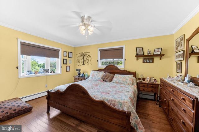 1433 FLINT HILL RD, Coopersburg, PA 18036