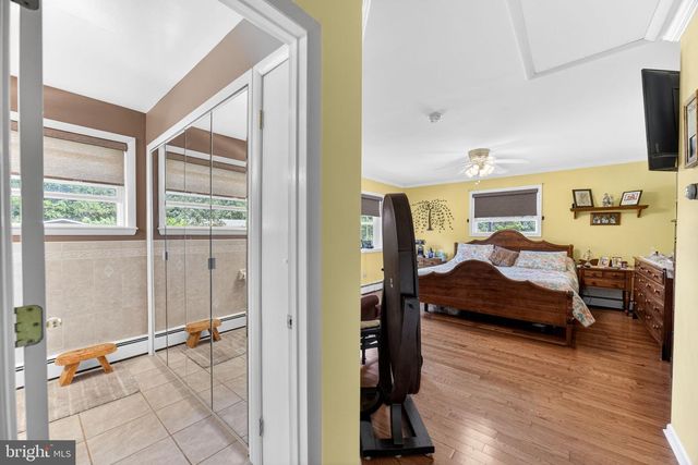 1433 FLINT HILL RD, Coopersburg, PA 18036