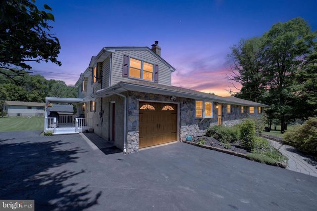 1433 FLINT HILL RD, Coopersburg, PA 18036