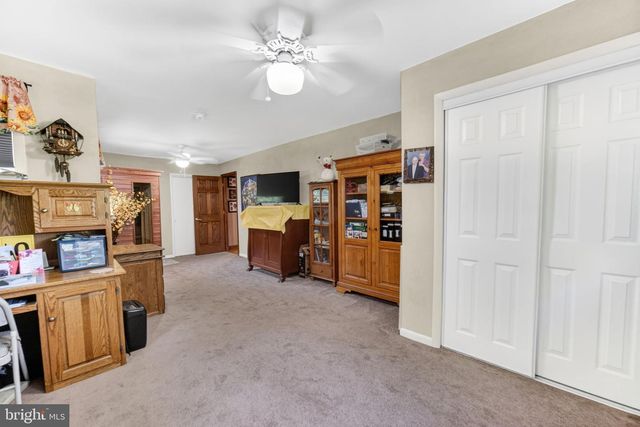 1433 FLINT HILL RD, Coopersburg, PA 18036