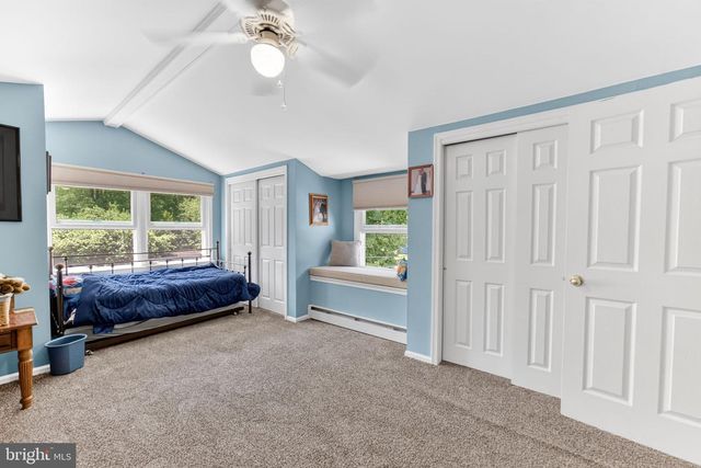 1433 FLINT HILL RD, Coopersburg, PA 18036
