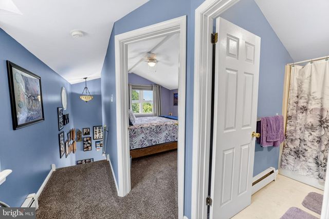 1433 FLINT HILL RD, Coopersburg, PA 18036