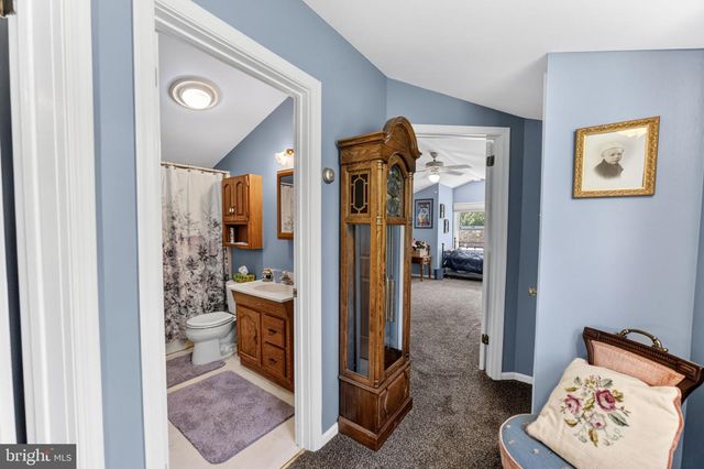 1433 FLINT HILL RD, Coopersburg, PA 18036
