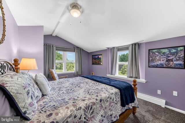 1433 FLINT HILL RD, Coopersburg, PA 18036