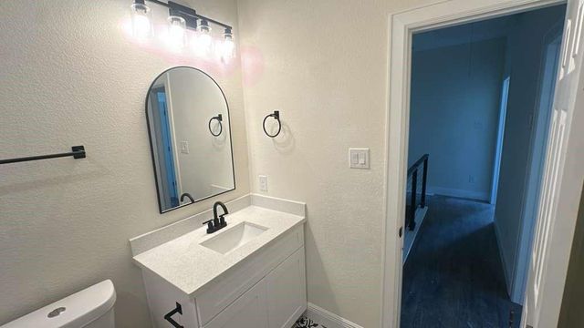 3810 Hiford Drive B, Houston, TX 77047