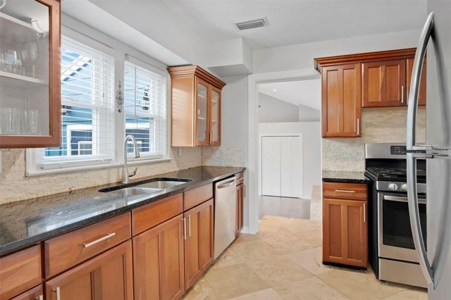 215 E GRANT STREET, Orlando, FL 32806