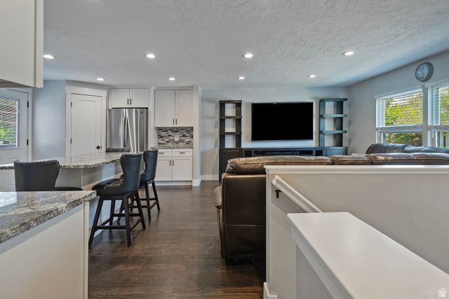 8523 S KELSCH DR, Sandy, UT 84093