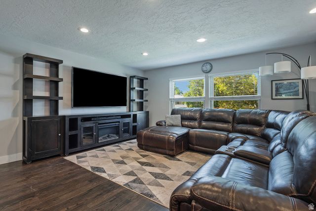 8523 S KELSCH DR, Sandy, UT 84093