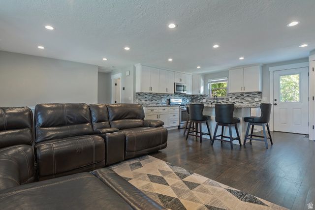 8523 S KELSCH DR, Sandy, UT 84093